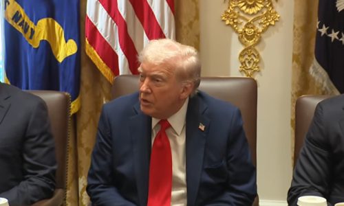 “Nemam drugog izbora osim carina od 100 odsto”: Tramp ozbiljno preti Francuskoj
