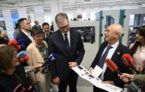 "Mnogo sam srećan danas, ovo je jedan od kamena temeljaca moderne Srbije": Predsednik podelio utiske nakon otvaranja fabrike (FOTO)
