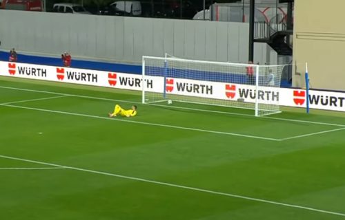 Evo kako je Petrović primio gol sa pola terena: Lopes raspalio loptu i lobovao srpskog golmana (VIDEO)