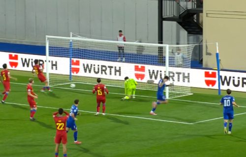 Gooool! Lakše se diše: Mitrović iz penala dovodi Srbiju u ozbiljnije vođstvo