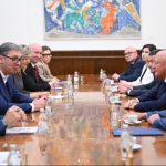 Zdravlje naših građana nam je na prvom mestu: Vučić sa ruskim naučnicima o revolucionarnoj vakcini
