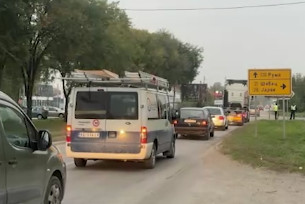 Ovo je uzrok prevrtanja autobusa: Dačić izneo ono što se do sada zna o nesreći kod Sremske Mitrovice