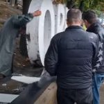 Smeta im sve srpsko: Kurtijeva policija uklonila znak "Volim K. Mitrovicu"