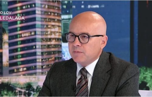 Vučević o neredima ispred Skupštine: "Napad besnih i isfrustriranih na pristojnu Srbiju"