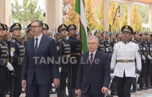 Svečani doček za Vučića u rezidenciji "Kuksaroj" u Taškentu: U toku razgovor sa predsednikom Mirzijojevom