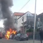 Drama u Kragujevcu: Automobil se nasred ulice pretvorio u buktinju (VIDEO)