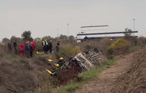Informacije o povređenim putnicima u prevrnutom autobusu kod Sremske Mitrovice: Još jedan na intenzivnoj