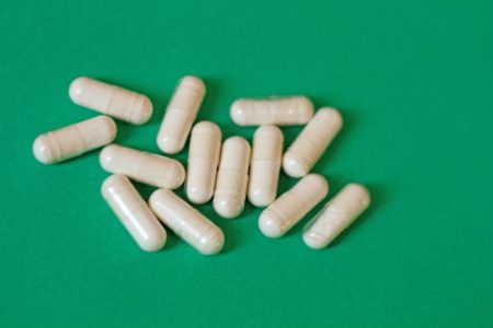 Šta je kratom i koliko je opasan? Biljni preparat porede sa narkoticima, izaziva euforiju i halucinacije
