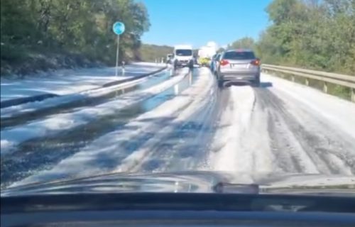Nerealni prizori na Jadranu: Krk se zabeleo posle jakog grada (VIDEO)