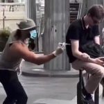 Da li je vredelo? Tiktoker zbog ovog "pranka" dospeo u zatvor, a neke žrtve u bolnicu zbog traume (VIDEO)