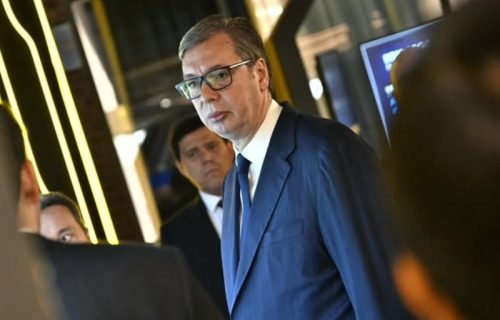 Vučić stigao u Samarkand, gde će predstavljati Srbiju na 43. Generalnoj konferenciji Uneska