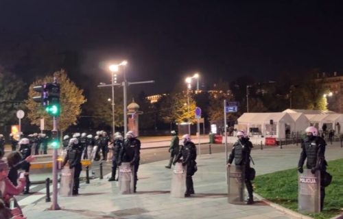 MUP: Zbog nereda ispred Skupštine privedeno 37 ljudi, uhapšen i Vladimir Štimac