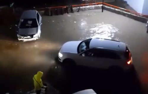Stravične scene u Kolašinu: Bujica odnela betonski most, nevreme ostavilo pustoš iza sebe (VIDEO)