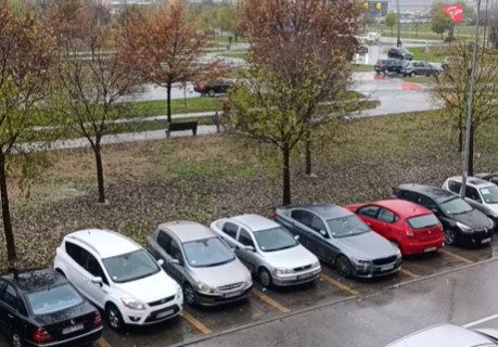 Zimski prizor obradovao najmlađe: Prvi sneg u Novom Sadu pao na isti dan kao prošle godine