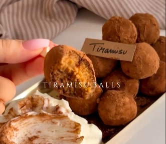 Tiramisu kuglice u maskarpone kremu: Italijanski desert koji svi obožavaju (RECEPT+VIDEO)