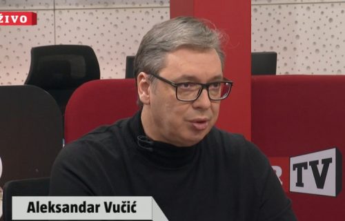 Predsednik Vučić: "Neistine i potpuno besmislene stvari uvek izlaze u teškom trenutku za Srbiju"