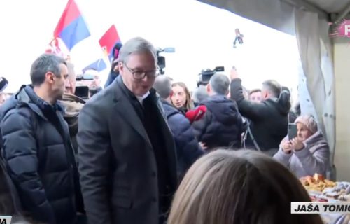 Vučić u Jaši Tomiću: "Hteli su da sruše našu zemlju, hvala vam što niste protiv Srbije" (VIDEO)
