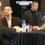 Francuski političar pogođen jajetom u glavu: Incident na promociji knjige, priveden muškarac