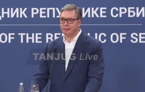 Vučić o situaciji oko NIS-a: "Nešto sam manje pesimističan, nećemo u kanticama skupljati benzin i dizel"