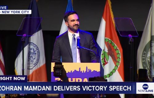 Njujork dobio prvog muslimanskog gradonačelnika: Odmah je počeo da proziva predsednika SAD, masa mu kliče "mašala" (VIDEO)