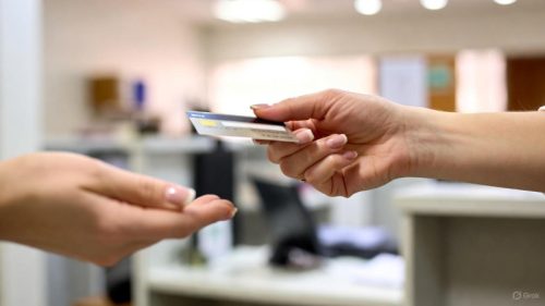 Stižu promene u bankama Srbije: Usluga koju građani koriste decenijama polako odlazi u zaborav