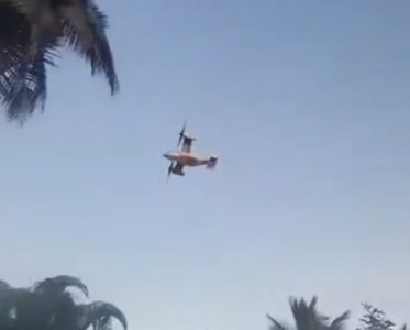 Strašna tragedija u Americi: Avion se srušio na reku i zapalio, dvoje dece poginulo na licu mesta