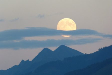 Spektakl na nebu od 3. avgusta: Mesec se sreće sa šest planeta, a posle nam sledi još jedan fenomen
