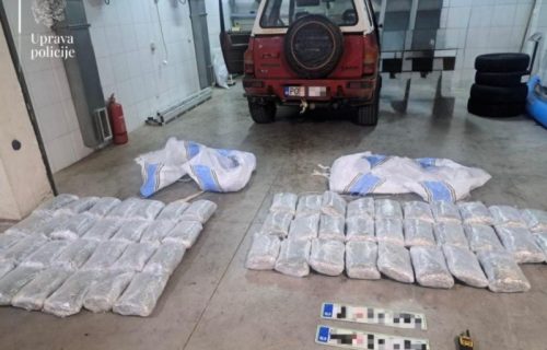 Bivši crnogorski policajac "pao" sa 60 kg marihuane: Sumnja se da je prokrijumčarena iz Albanije