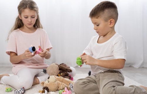 “Kids Repair Café”, mesto gde deca popravljaju igračke: Polomljene stvari ne završavaju u kanti za smeće