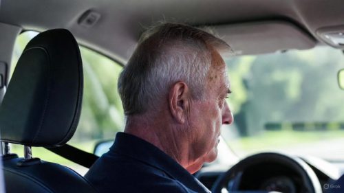 Ratni veteran izgubio je penziju i morao je da radi u 88. godini, ali onda mu je račun legao milion