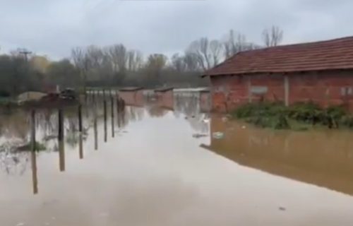 Opasnost od poplava na jugu Srbije: Kritično u slivu Veternice, Moravice i Jablanice, stadion pod vodom
