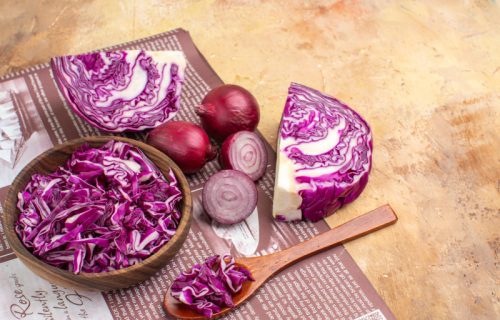 Supermoćna salata od cvekle i kupusa: Jača imuni sistem u zimskim danima (RECEPT+VIDEO)