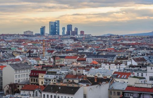 Drakonska kazna zbog bakljade u gradskom derbiju (FOTO)
