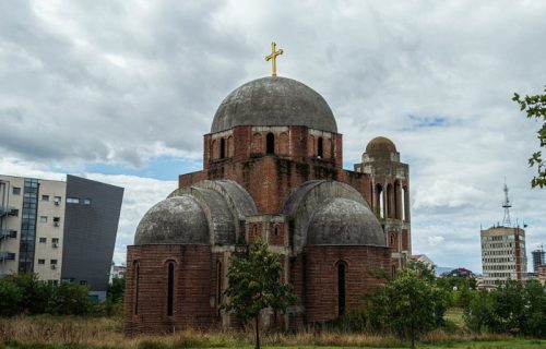 Skandal u Prištini, poznati advokat poziva na rušenje Hrama Hrista Spasa: Eparhija raško-prizrenska izdala saopštenje
