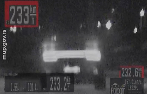 "Poršeom" dovljao kroz Surčin: Vozio 233 km/h, gde je ograničenje 130, pogledajte snimak
