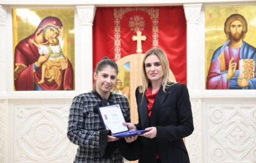 "Nema ljubavi veće nego kada za bližnje svoje život položiš": Ministarka Đurđević Stamenkovski uručila boračke spomenice (FOTO)
