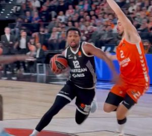 Uoči duela sa Partizanom-Valensija “kaparisala” Martinesa: Iskusni trener produžio ugovor do 2028.