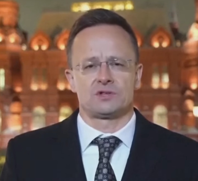 Sijarto u neverici zbog prizivanja velikog rata: “Ako je iko sumnjao da su svi u Briselu poludeli…”