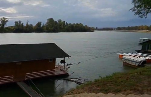 Drama na Savi: Proslavljali Prvi maj na splavu, muškarac hteo da vidi kakva je voda i nestao