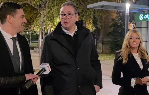 Brnabićeva: Vučić se vozio prevozom, prošetao centom Niša... Uradio sve ono što su rekli da neće smeti