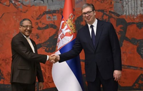 Vučić primio akreditive ambasadora Kube: "Razmenio sam mišljenja sa ambasadorom Enandesom o daljem snaženju bilateralnih odnosa" (FOTO)