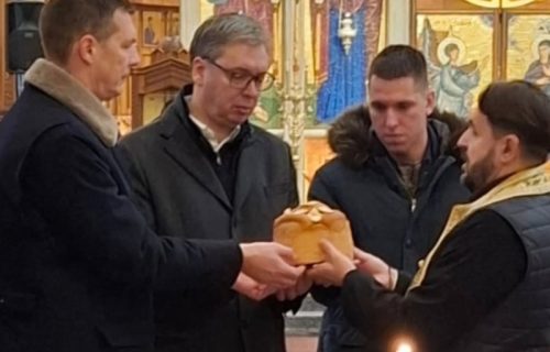 "Da nam veliki svetac i Gospod Bog čuvaju Srbiju": Predsednik Vučić obeležava krsnu slavu
