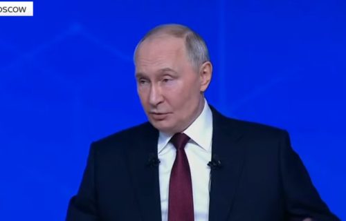 On je "umetnik"! Putin o snimku Zelenskog iz Kupjanska: "Što stojiš na pragu? Uđi u kuću"