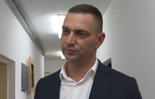 MUP: Napadnut predsednik opštine Kosjerić, grupa od 50 ljudi se okomila na Žarka Đokića i njegovog sina