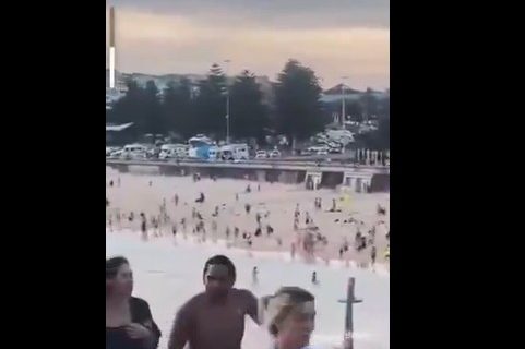 Pucnjava na čuvenoj plaži u Sidneju: Ima mrtvih (VIDEO)