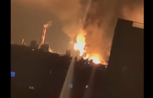 Filijala Lukoila u plamenu: Ukrajinci dronovima udarili na petrohemijski pogon, isplivali snimci (VIDEO)