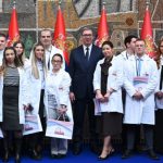 Vučić najboljim diplomcima medicinske struke: "Čuvajte svoje pacijente, štitite i branite Srbiju"