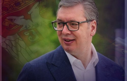 Vučić u lajvu o viralnom hitu gde momak prenkuje majku da ih je on posetio: "Imate li adresu ove žene"