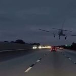 Snimljen stravičan udes: Avio se srušio pravo na auto, čudom svi preživeli (VIDEO)