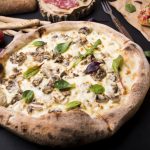 Bela pica sa pečurkama: Bogata, aromatična i savršeno hrskava (RECEPT)